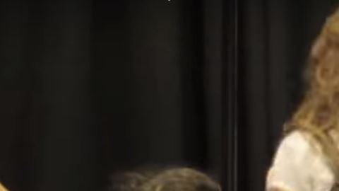 Fotograma de una de las escenas del musical Matilda.