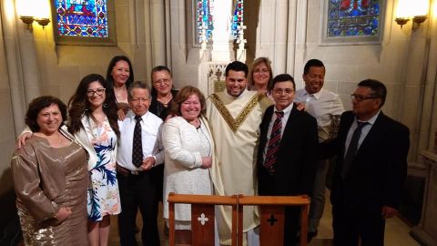 El padre Kevin Valle será co ncelebrante hoy en la misa Conmemoración del Divino Salvador del mundo en la catedral de Newark.