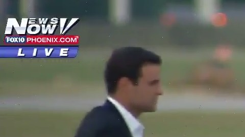 El personal pasó de largo el  auto oficial.