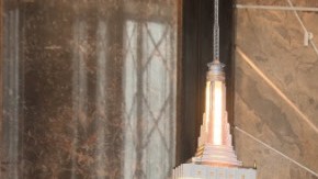 Romeo Santos continúa recibiendo homenajes en su ciudad, Nueva York, por el lanzamiento de "Golden".