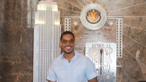 Romeo Santos continúa recibiendo homenajes en su ciudad, Nueva York, por el lanzamiento de "Golden".