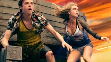 Dane DeHaan y Cara Delevingne en Valerian and the City of a Thousand Planets.