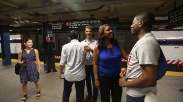 Concejales Ydanis Rodriguez y Carlos Menchaca, la Defensora del Pueblo Letitia James y el Contralor Scott Stringer se unieron para visitar varias estaciones del metro para sabes de las quejas de los ususarias.
