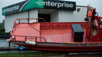 Miles de negocios en el área de Houston han sido afectados por el paso del huracán Harvey./ BRENDAN SMIALOWSKI/AFP/Getty Images
