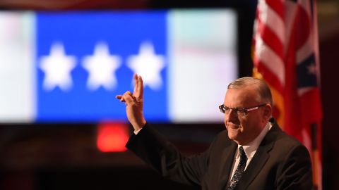 Arpaio apoyó abiertamente en la campaña del pesidente Trump.