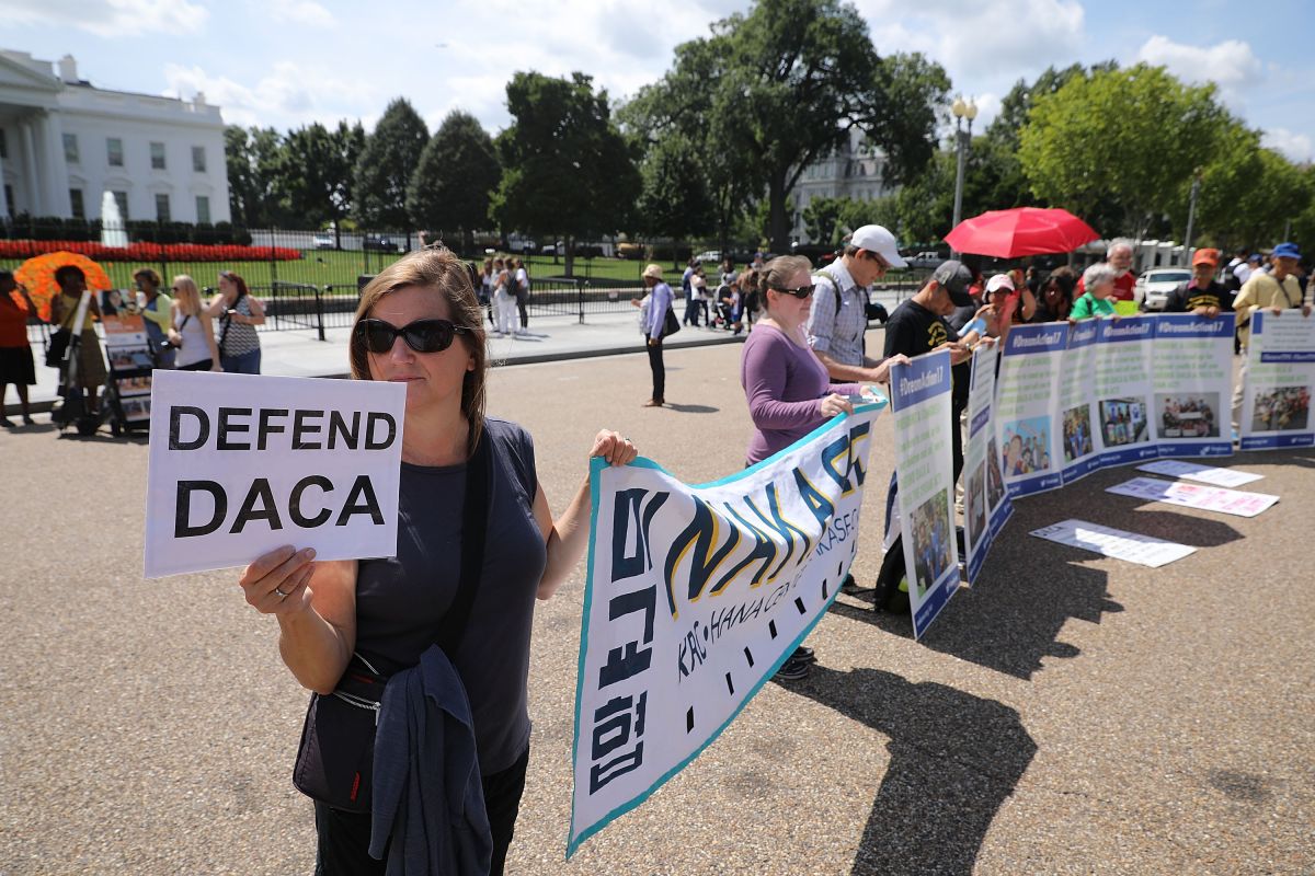 Activistas mantienen su lucha a favor de DACA.