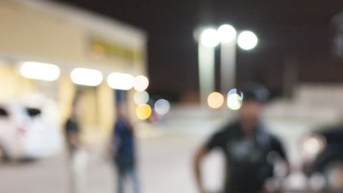En sus operativos, los agentes de ICE revisan a otros posibles objetivos.