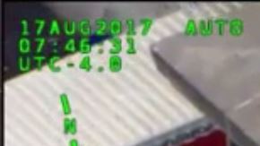 Momento en el que los oficiales de la ESU se disponen al rescate