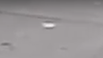 La Policía hizo públicas las imágenes de una cámara de seguridad el miércoles.