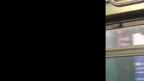 El joven fue capaz de resolver el cubo de Rubik en menos de medio minuto y con los ojos cerrados.