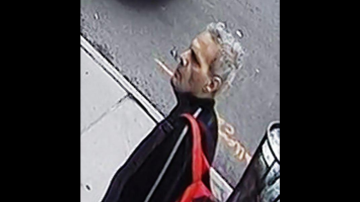 Las imágenes del sospechoso fueron publicadas por el NYPD el pasado jueves.