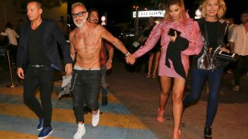 Photo © 2017 Spread Pictures/The Grosby Group August 10th, 2017 - Saint Tropez ****** Exclusive ****** Gianluca Vacchi and Ariadna Gutierrez leaving the VIP ROOM in Saint Tropez. While his yacht and several properties have been seized by the creditors, the Italian playboy with 11 million Instagram followers enjoys a night out with his new model girlfriend in saint tropez.