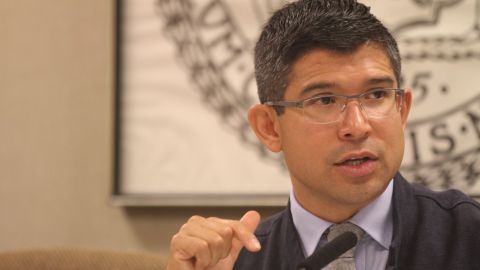 Concejales Carlos Menchaca y Ydanis Rodriguez votan dos leyes para ampliar las protecciones de los "Dreamers" tras la derogacion de DACA.