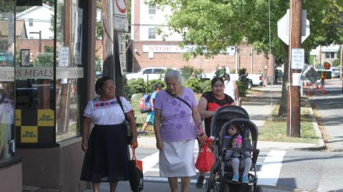 Hispanos en el area de Westchester, NY piden mas seguridad para los indocumentados.