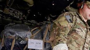 El grupo de la Guardia Nacional Aérea de Puerto Rico "Los Bucaneros", que tripulan los aviones que han servido de evacuación para ciudadanos en San Martín tras el paso del huracán Irma, salen para una nueva misión hoy, martes 12 de septiembre de 2017, en la Base Aérea Muñiz en San Juan