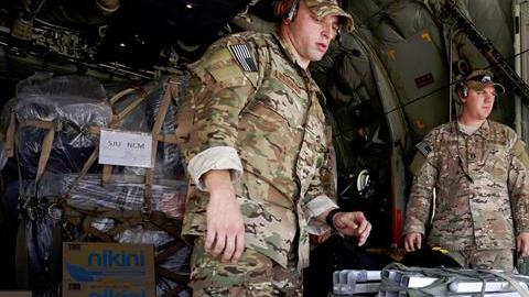 El grupo de la Guardia Nacional Aérea de Puerto Rico "Los Bucaneros", que tripulan los aviones que han servido de evacuación para ciudadanos en San Martín tras el paso del huracán Irma, salen para una nueva misión hoy, martes 12 de septiembre de 2017, en la Base Aérea Muñiz en San Juan