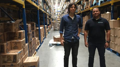 Yasser Toruño y Julián Rodríguez, fundadores de Bazzar en el mega almacén de Jetro de El Bronx./A. B. N.