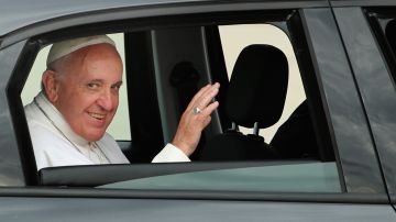 El Papa es acusado de ir en contra de la familia tradicional.