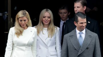 Tiffany Trump (centro) es la hija del presidente con menor proyección pública.