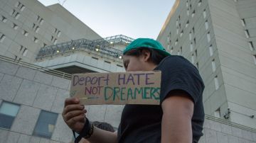 Activistas y "dreamers" han salido a las calles para protestar contra la terminación de DACA.