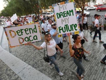 Los jóvenes DACA han salido a las calles para pedir que se mantenga el programa.
