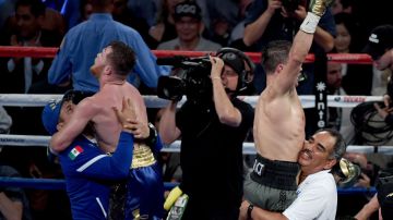 Canelo Álvarez y Gennady Golovkin al final de la pelea. Ethan Miller/Getty Images