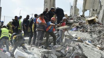 Rescatistas en la Ciudad de México después del terremoto.  ALFREDO ESTRELLA/AFP/Getty Images