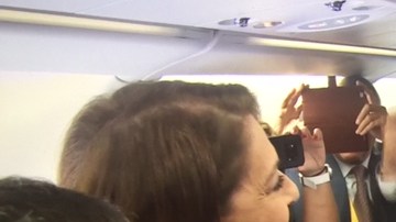 María Antonieta Collins regaló películas de Cantinflas al Papa.