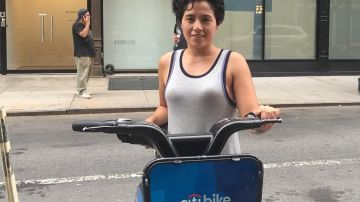 Laura Valdo tiene seis meses usando las bicicletas de Citi Bikes para ir y venir de su trabajo.