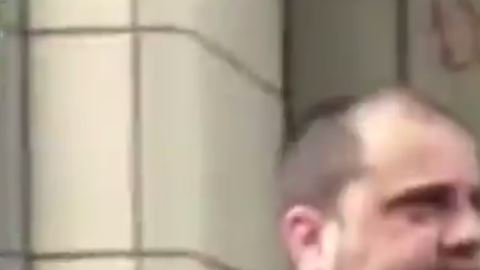 El combate Nazi vs. Antifa terminó con uno de los peleadores en la lona.