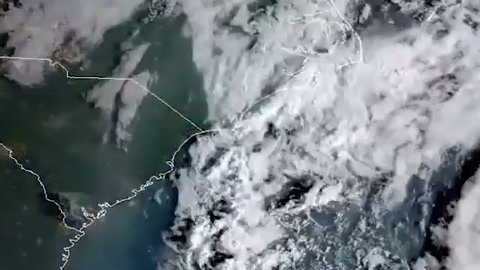 José ha dejado de ser un huracán y se ha convertido en una tormenta tropical.