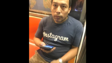 El pervertido llevaba puesta una camiseta con la palabra 'Instagram'.