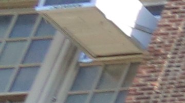 El abandono escolar bajó en todos los condados y grupos étnicos