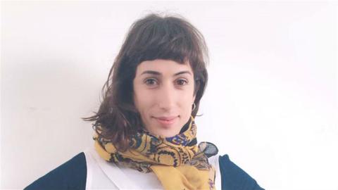 La seño Quimey ya da clases de inglés a sus alumnos. Foto: La Nación