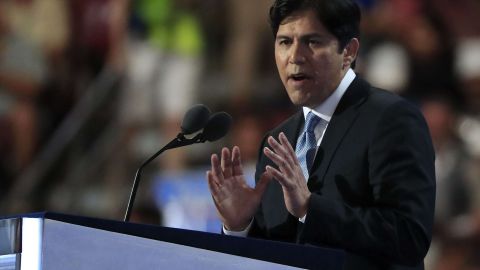 Kevin de Leon: la lucha en California contra los efectos del cambio climático incluye a las comunidades más vulnerables, dijo a La Opinion