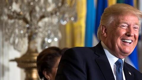 El presidente de EEUU, Donald Trump, pronuncia un discurso durante la celebración del Mes de la Herencia Hispana en la Casa Blanca, Washington, Estados Unidos.