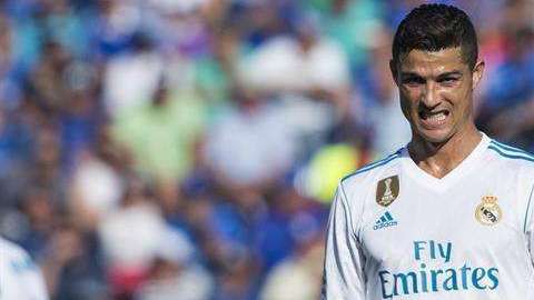 El delantero portugués del Real Madrid Cristiano Ronaldo durante el partido ante el Getafe correspondiente a la octava jornada de LaLiga Santander. EFE