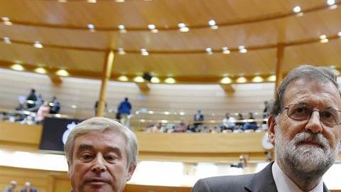El presidente Mariano Rajoy, tras el pleno del Senado que aprobó por mayoría absoluta las medidas que, al amparo del artículo 155 de la Constitución, prevén devolver la legalidad constitucional Cataluña.