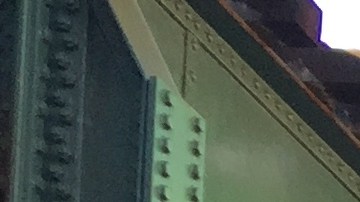 El concejal Rafael Espinal junto con el empresario Julio Tavares, el viernes en Fulton Avenue./A. B. N