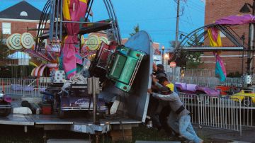 Documental "Farewell Ferris Wheel", expone los retos del programa de visas "H-2B" y el papel de los trabajadores migrantes mexicanos en ferias y parques temáticos. Foto: suministrada