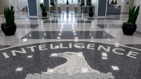 La CIA reconoce que tiene pocos empleados hispanos.