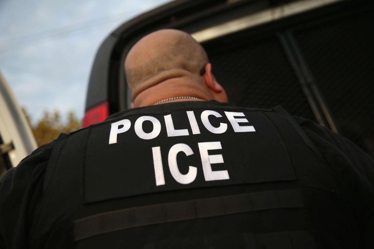 ICE puede ahora realizar deportaciones aceleradas desde cualquier parte de EE.UU.