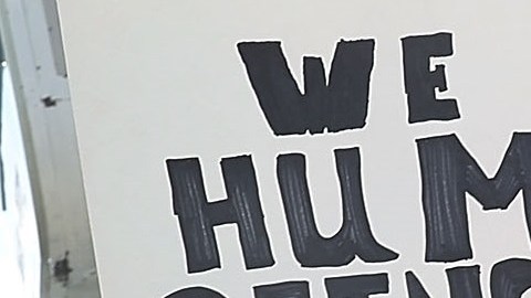 Los beneficiarios de TPS corren riesgo.