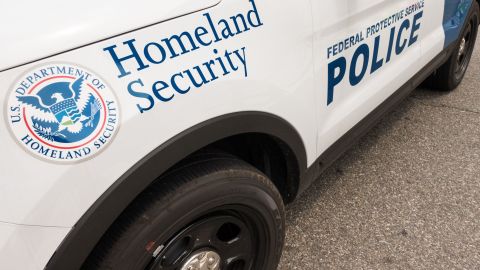 El DHS revisa ajustes migratorios que no requieran aprobación del Congreso.