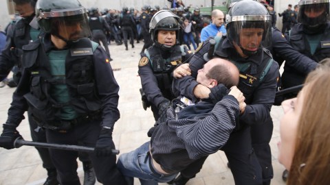 La Guardia Civil intentó impedir la votación.