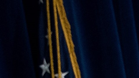 Miembros del Gabinete del presidente Trump hicieron un pacto para protegerse de él.