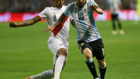 Acción de partido entre Argentina y Perú en Conmebol. Getty Images