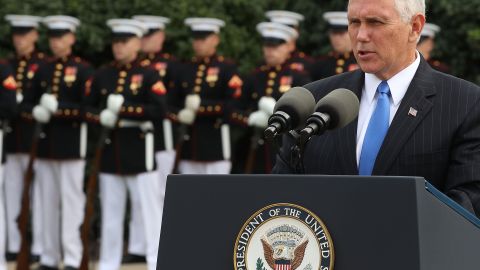 El vicepresidente Pence defiende sus posturas conservadoras