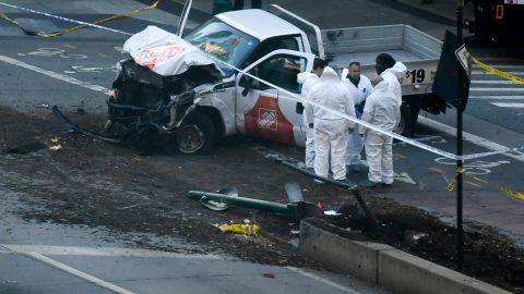 El sospechoso rentó un auto de Home Depot.