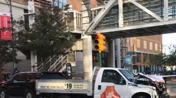 Informes preliminares indican que también hubo un atropellamiento en la zona.